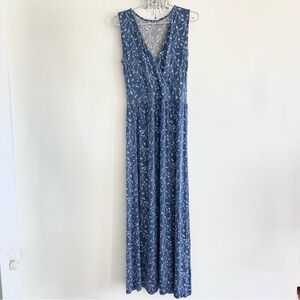 3/$25 41 Hawthorn Blue and White Maxi Dress M